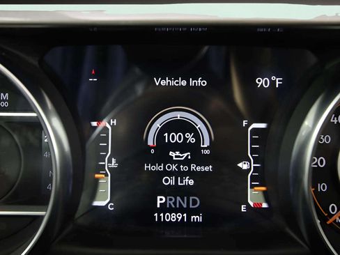 Used 2021 Jeep Wrangler Unlimited Sahara AWD/4WD image 23