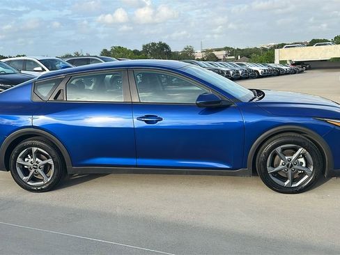 Used 2025 Kia K4 LXS image 13