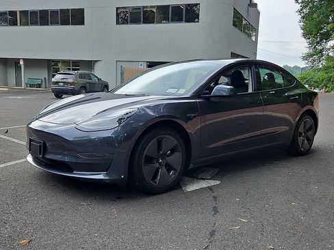 Used 2023 Tesla Model 3 Standard Range RWD image 3