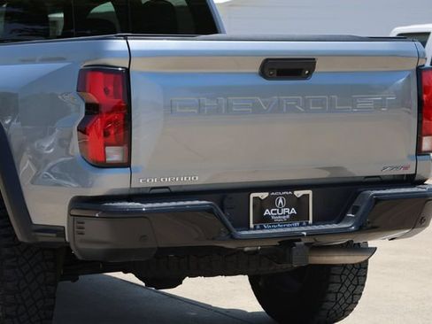 Used 2023 Chevrolet Colorado ZR2 w/ ZR2 Convenience Package III AWD/4WD image 6