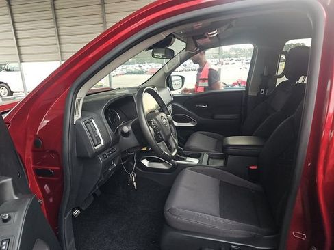 Certified 2025 Nissan Frontier SV w/ SV Convenience Package RWD image 7