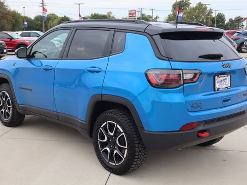Used 2024 Jeep Compass Trailhawk w/ Trailhawk Elite Group image 8