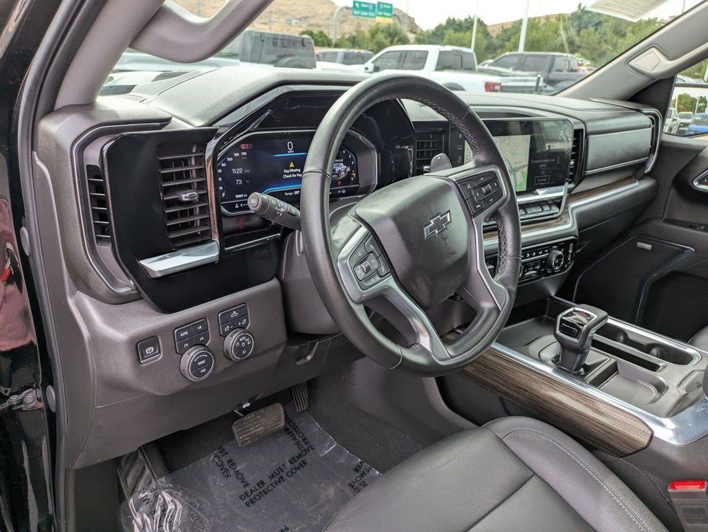 Used 2025 Chevrolet Silverado 1500 LT Trail Boss w/ Convenience Package II AWD/4WD image 14