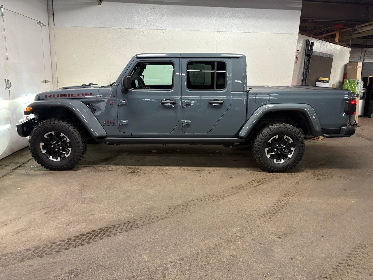 Used 2024 Jeep Gladiator Rubicon AWD/4WD image 6