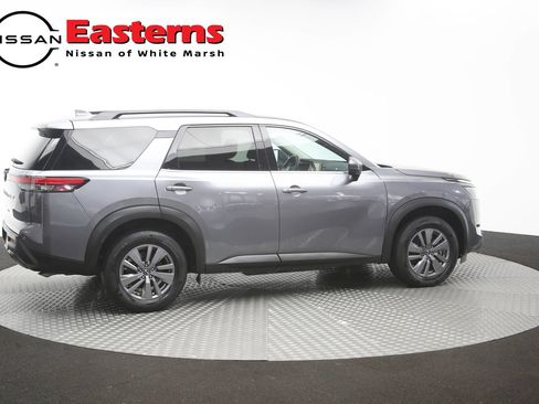 Used 2025 Nissan Pathfinder SV FWD image 44