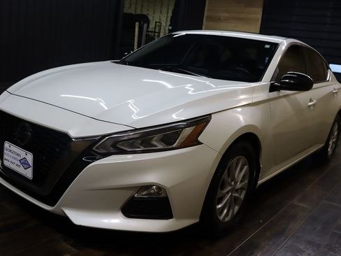 Used 2020 Nissan Altima 2.5 SR w/ Premium Package image 6