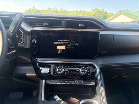 Certified 2025 GMC Sierra 2500 Denali w/ Technology Package AWD/4WD image 29