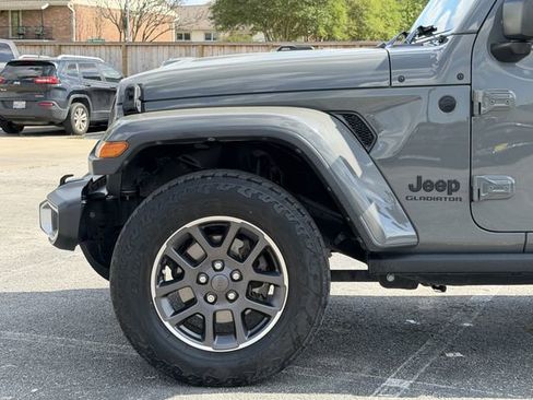 Used 2020 Jeep Gladiator Sport image 9