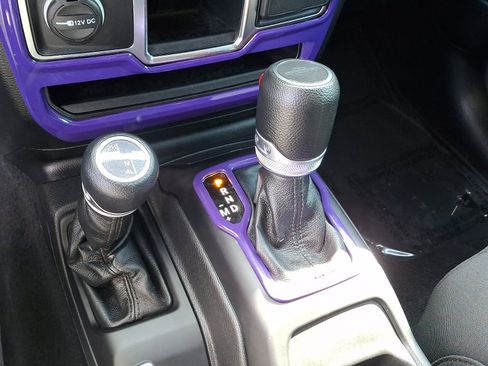 Used 2023 Jeep Gladiator Sport image 18