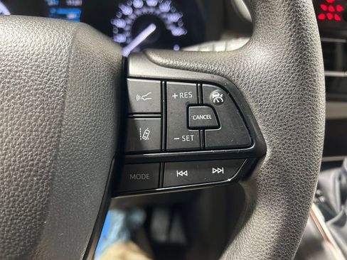 Used 2024 Toyota Sienna LE image 29