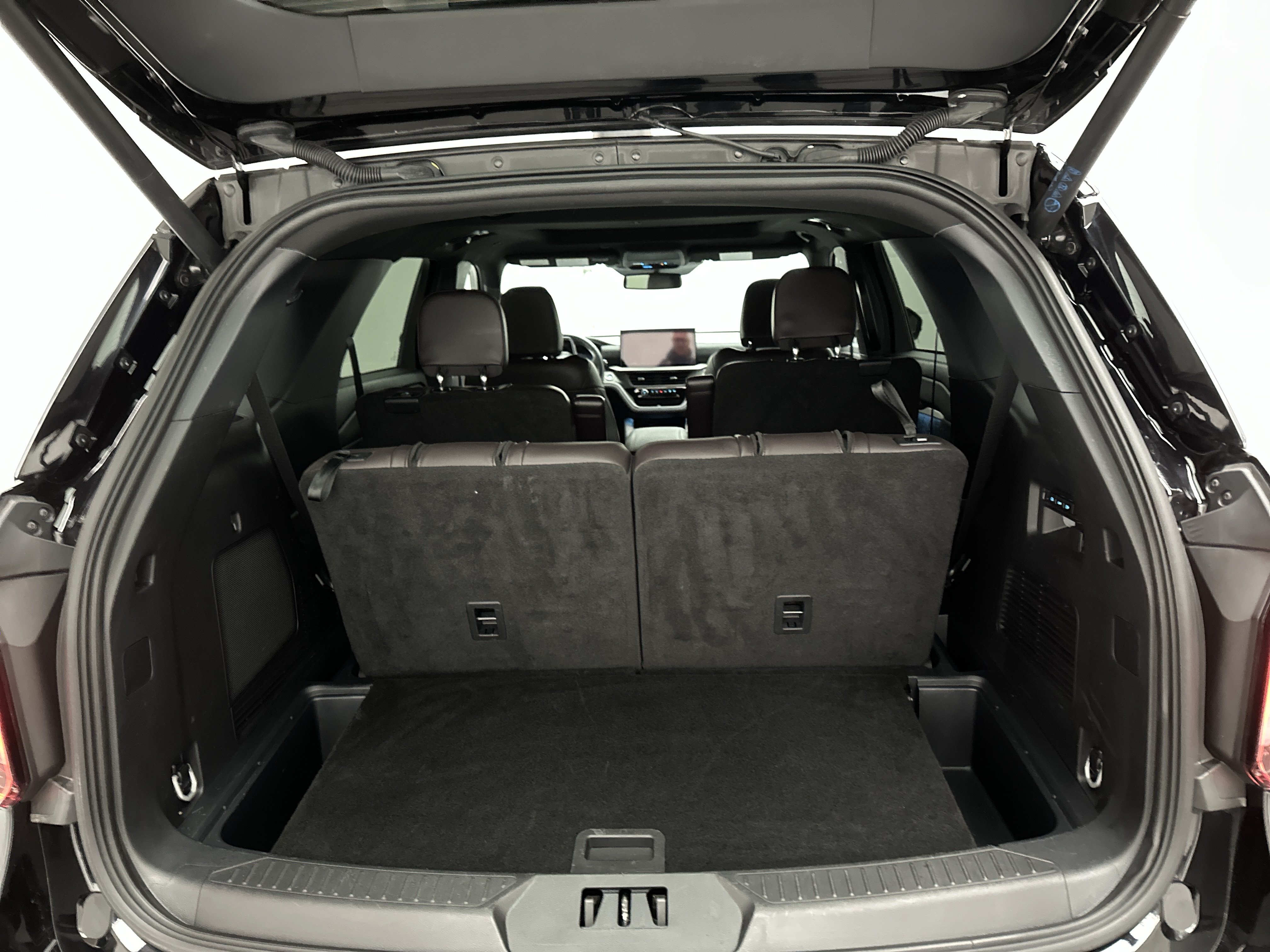 Used 2025 Ford Explorer Platinum w/ LUX Leather Package AWD/4WD image 15