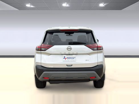 Used 2023 Nissan Rogue SV image 10