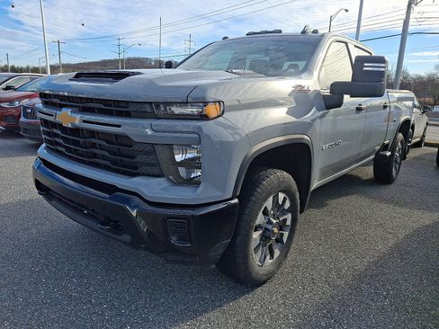 Certified 2024 Chevrolet Silverado 2500 Custom w/ Custom Convenience Package image 3