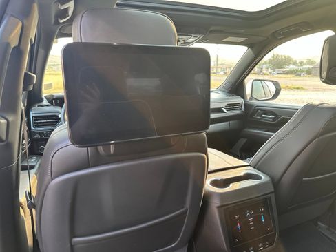 Used 2025 GMC Yukon XL AT4 Ultimate AWD/4WD image 23