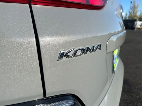 Used 2023 Hyundai Kona Limited image 32