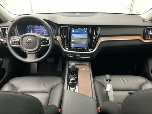 Used 2024 Volvo S60 B5 Plus image 4