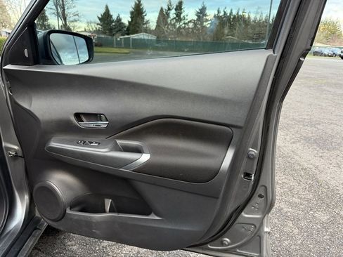 Used 2021 Nissan Kicks SV image 23