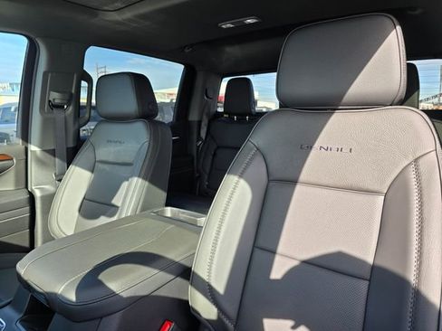 New 2026 GMC Sierra 1500 Denali w/ Denali Reserve Package AWD/4WD image 23