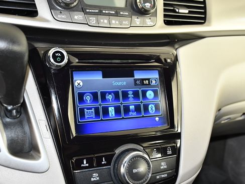 Used 2016 Honda Odyssey SE image 29