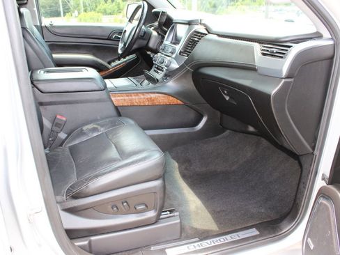 Used 2018 Chevrolet Tahoe Premier RWD image 6
