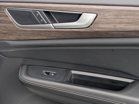 Used 2025 Volkswagen Atlas SEL image 34