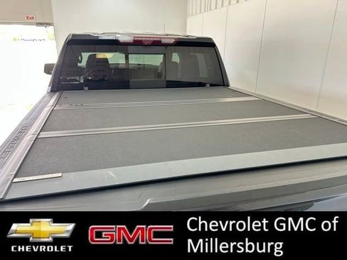 Used 2022 Chevrolet Silverado 1500 High Country w/ Technology Package AWD/4WD image 8