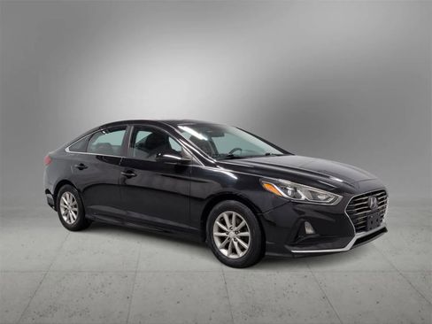 Used 2018 Hyundai Sonata SE image 2