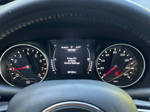 Used 2018 Jeep Compass Latitude AWD/4WD image 22