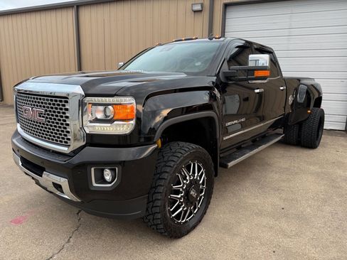 Used 2015 GMC Sierra 3500 Denali w/ Duramax Plus Package image 13