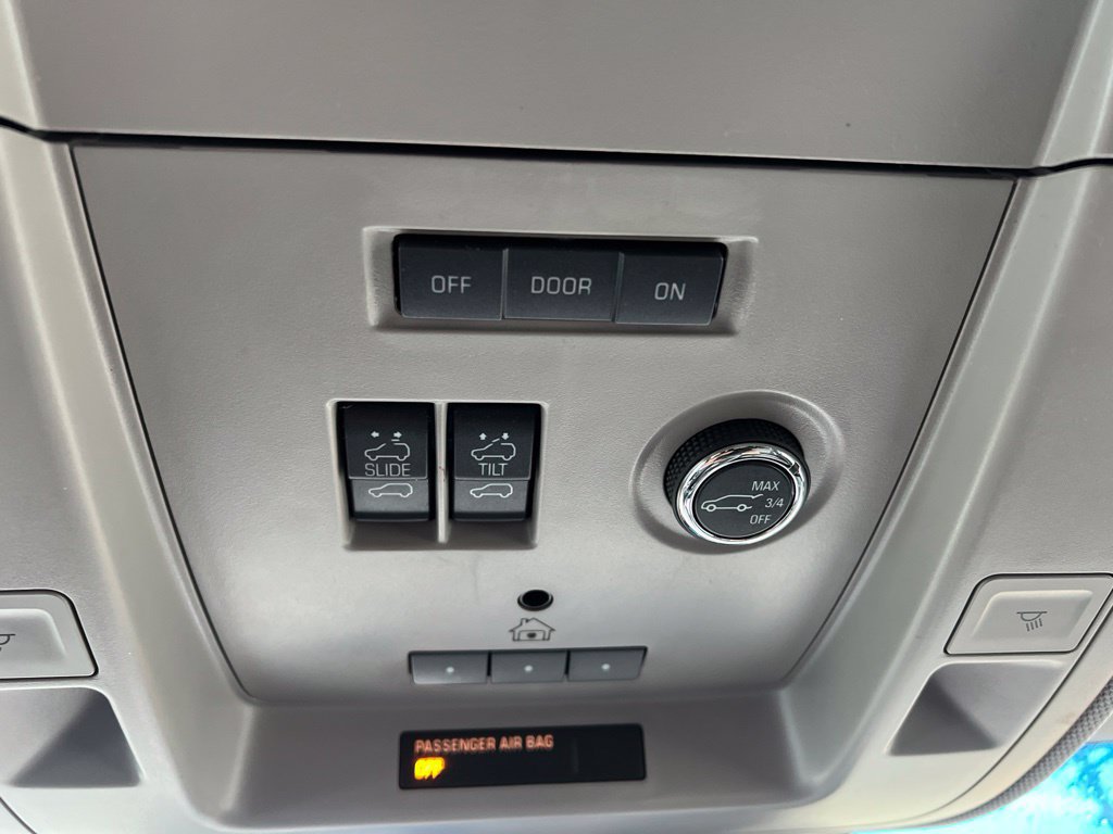 Used 2017 Chevrolet Tahoe Premier AWD/4WD image 24