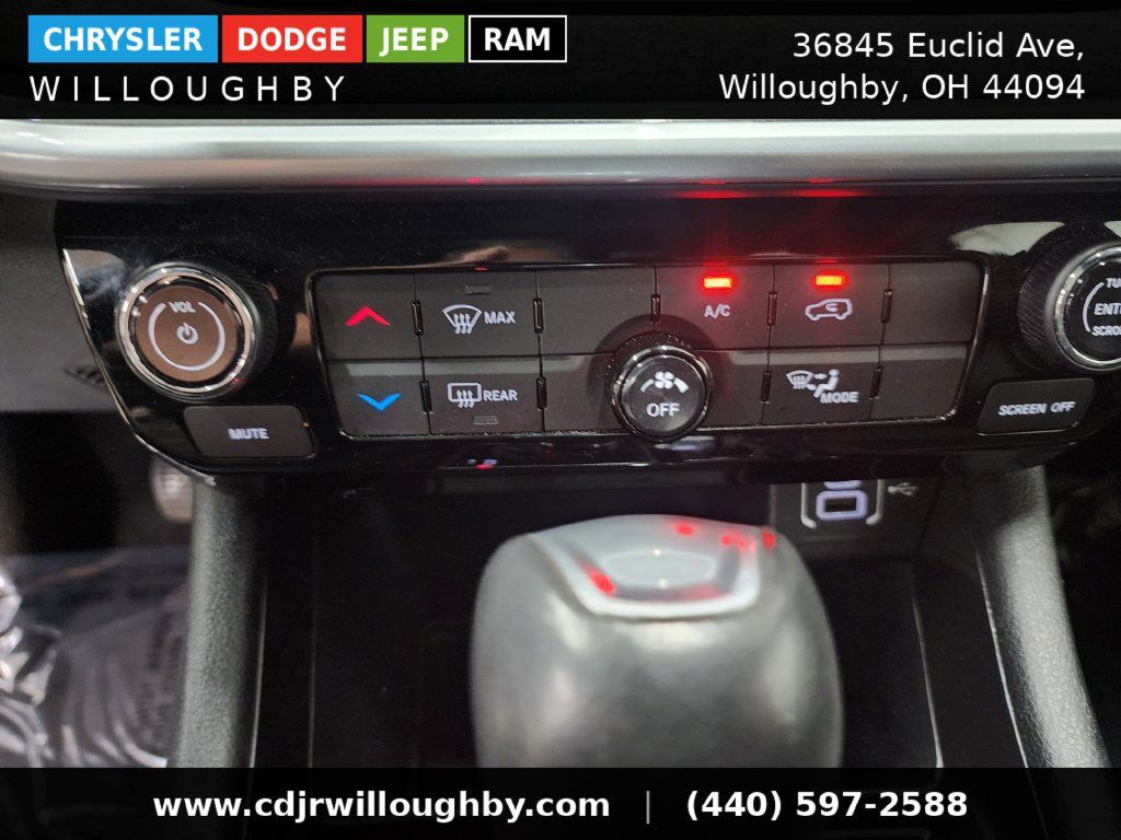 Used 2024 Jeep Compass Latitude AWD/4WD image 20