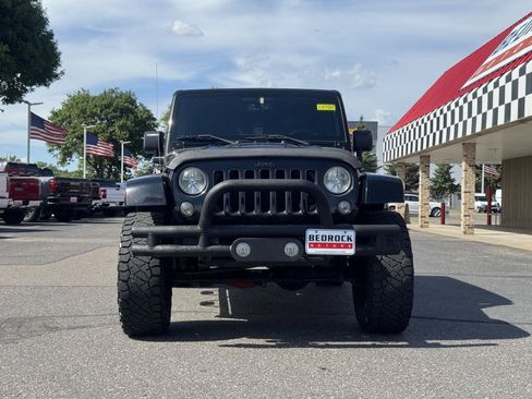 Used 2015 Jeep Wrangler Unlimited Sahara AWD/4WD image 2