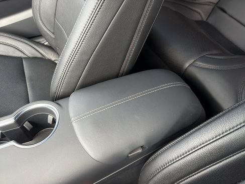 Used 2025 Ford Mustang Convertible RWD image 38