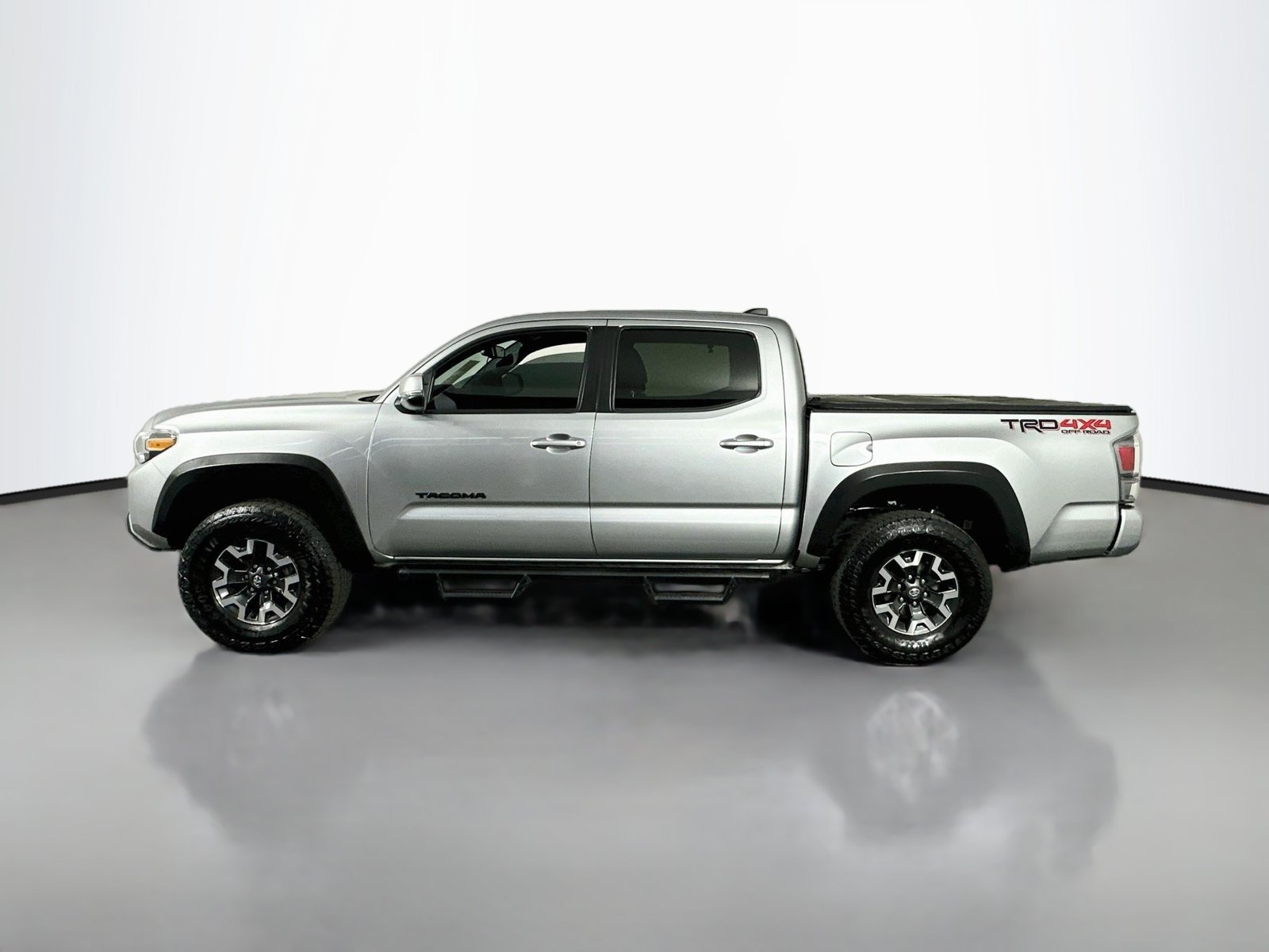 Used 2022 Toyota Tacoma TRD Off-Road w/ Technology Package AWD/4WD image 4