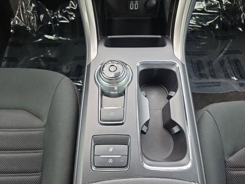 Used 2020 Ford Fusion SE image 3