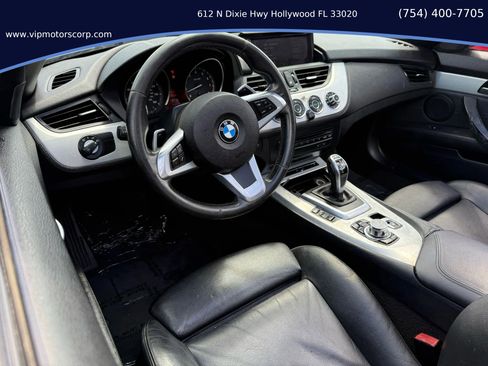 Used 2014 BMW Z4 sDrive35i image 8