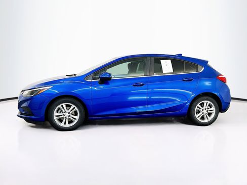 Used 2018 Chevrolet Cruze LT w/ Convenience Package image 4