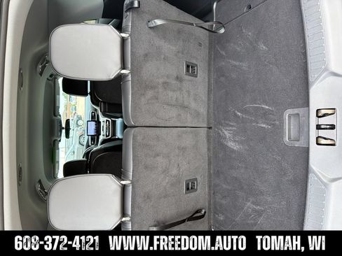 Used 2024 Ford Explorer XLT w/ Equipment Group 202A AWD/4WD image 20