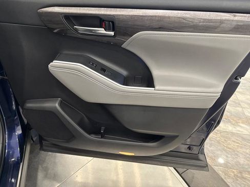 Used 2021 Toyota Highlander Limited image 85