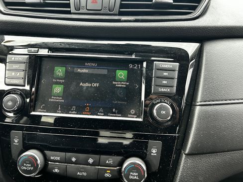 Used 2020 Nissan Rogue SV w/ Premium Package AWD/4WD image 16