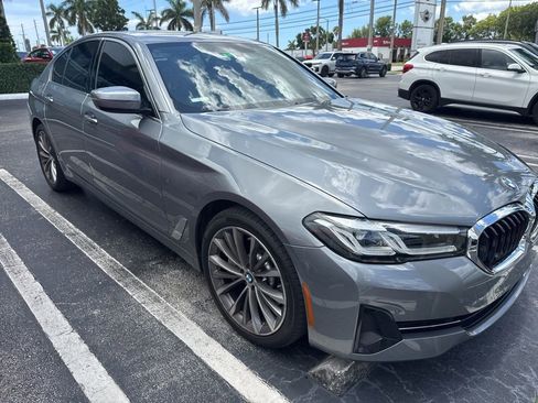 Used 2023 BMW 530i w/ Premium Package RWD image 3