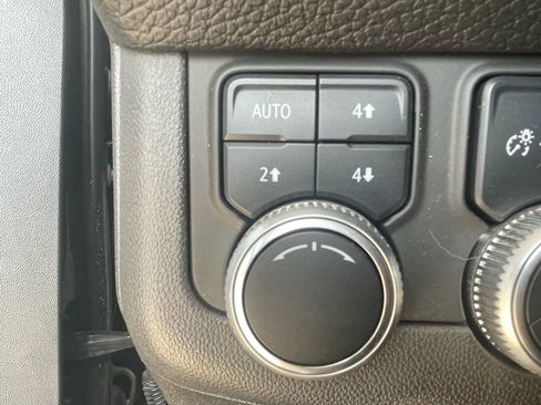 Used 2021 GMC Yukon XL Denali w/ Denali Premium Package image 26