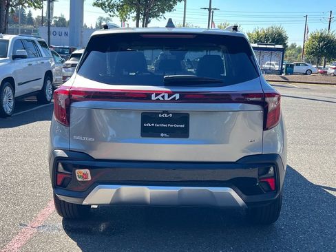 Certified 2025 Kia Seltos EX w/ EX Sunroof Package AWD/4WD image 8