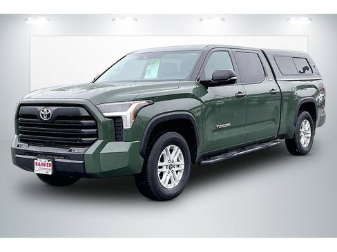 Used 2022 Toyota Tundra SR5 w/ SR5 Premium Package image 2