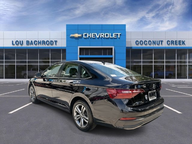 Used 2024 Volkswagen Jetta SE FWD image 6