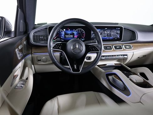 Certified 2025 Mercedes-Benz GLE 450 4MATIC image 27