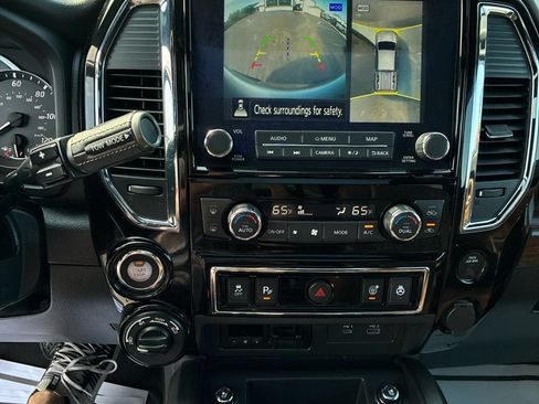 Used 2022 Nissan Titan Platinum Reserve w/ Moonroof Package AWD/4WD image 9