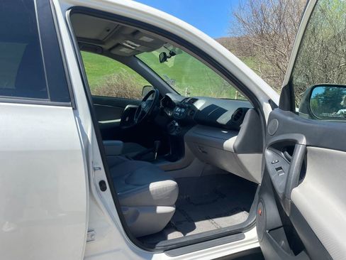 Used 2009 Toyota RAV4 Limited AWD/4WD image 26
