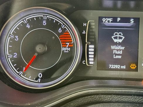 Used 2020 Jeep Cherokee Latitude Plus FWD image 14