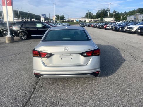 Used 2023 Nissan Altima 2.5 SV FWD image 4